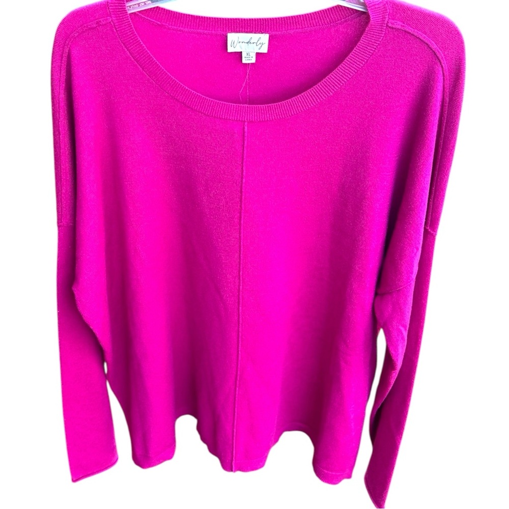 Wonderly Size XL Women's Seamed Front Pullover Sweater in a vibrant fuchsia